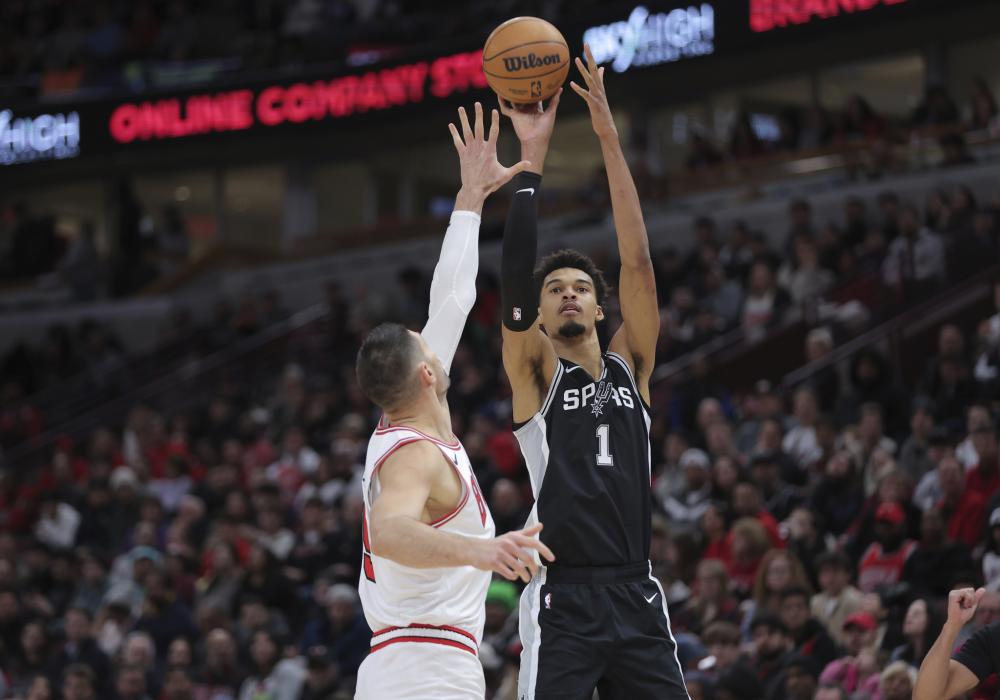 持高水平的 持高水平的